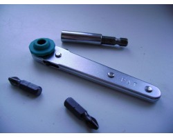 Трещотка для бит 1/4"; с реверсом 100мм-foto4