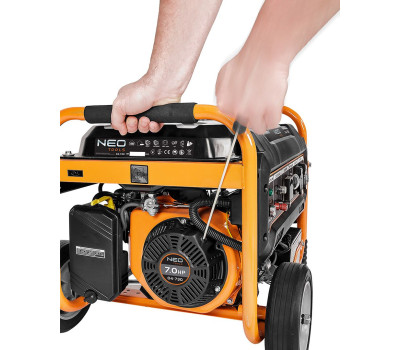 Neo Tools Генератор бензиновий 04-730, 2.8/3.0кВт, 1х12В та 2х230В (16А), бак 15л, 313г/кВтГ, 45 кг