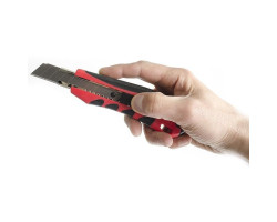 Нож с отломным лезвием 18 мм, металлическая направляющая, противоскользящий корпус, дробилка INTERTOOL HT-0506-foto8