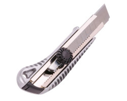 Нож с ломающимся лезвием, с металлической направляющей, противоскользящий корпус, с винтовой фиксацией лезвия INTERTOOL HT-0507-foto2